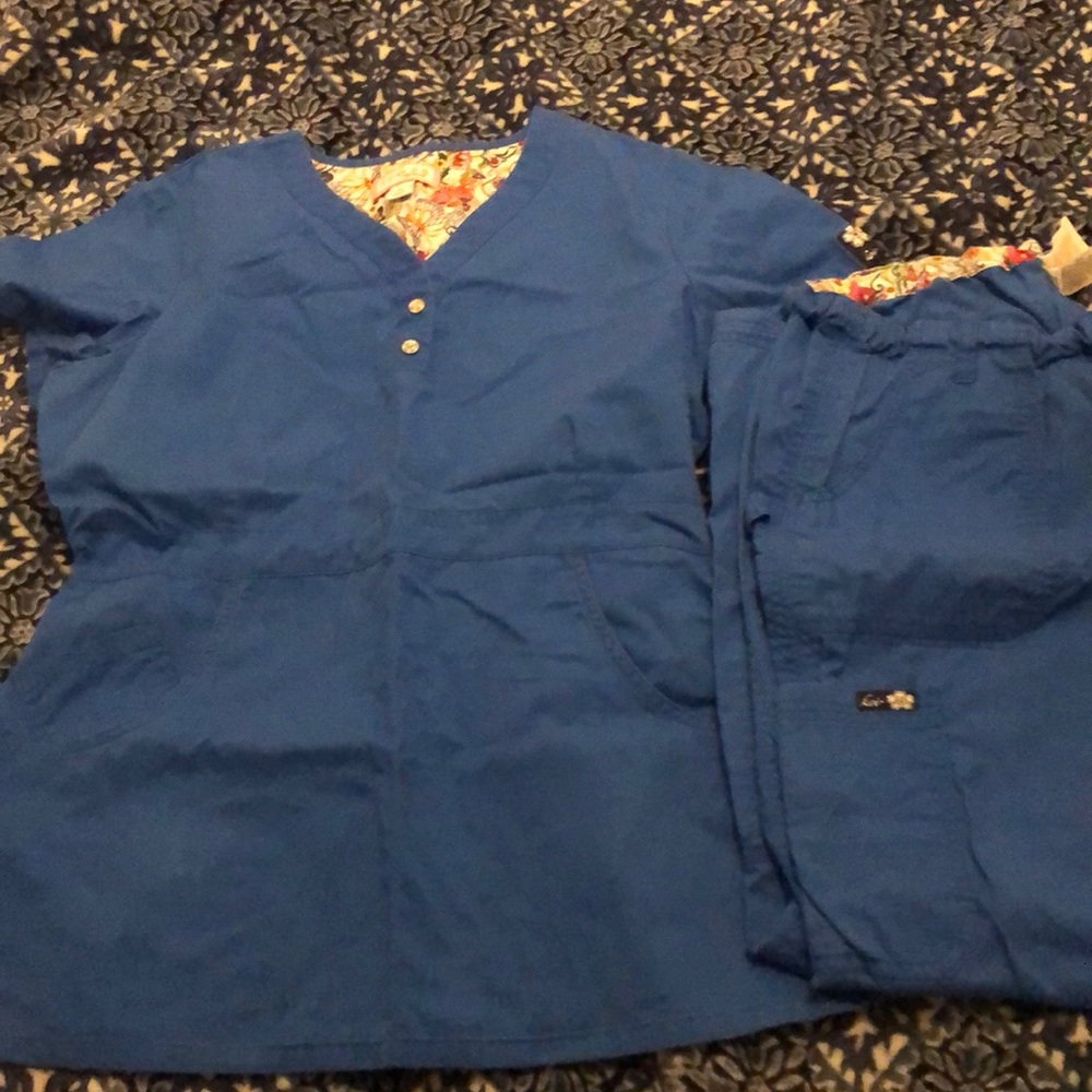 Koi brand scrub set royal blue